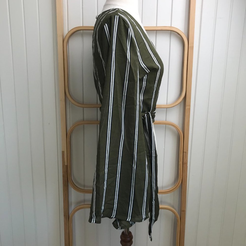 House of Sienna BNWT | Size 8 | Olive Green Long Sleeve Cropped Wrap Striped Top - Picture 5 of 9